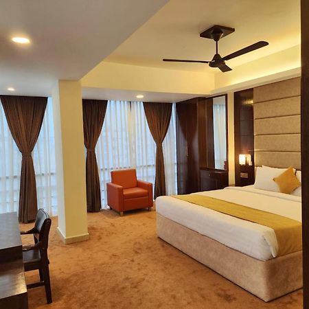 White Park Hotel & Suites Τσιταγκόνγκ Εξωτερικό φωτογραφία