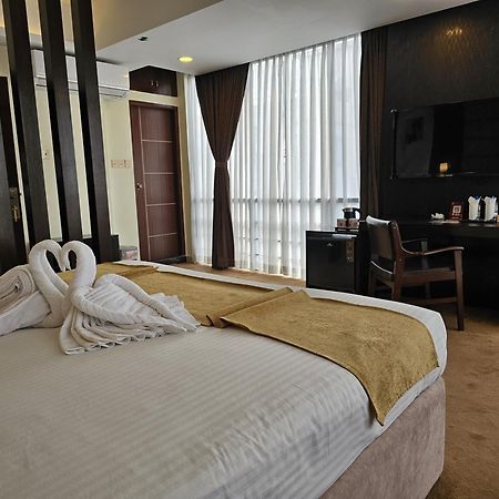 White Park Hotel & Suites Τσιταγκόνγκ Εξωτερικό φωτογραφία