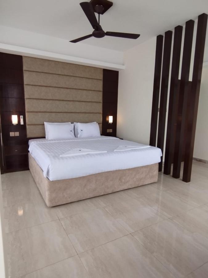 White Park Hotel & Suites Τσιταγκόνγκ Εξωτερικό φωτογραφία
