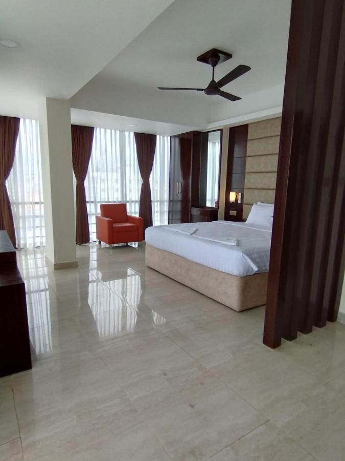 White Park Hotel & Suites Τσιταγκόνγκ Εξωτερικό φωτογραφία
