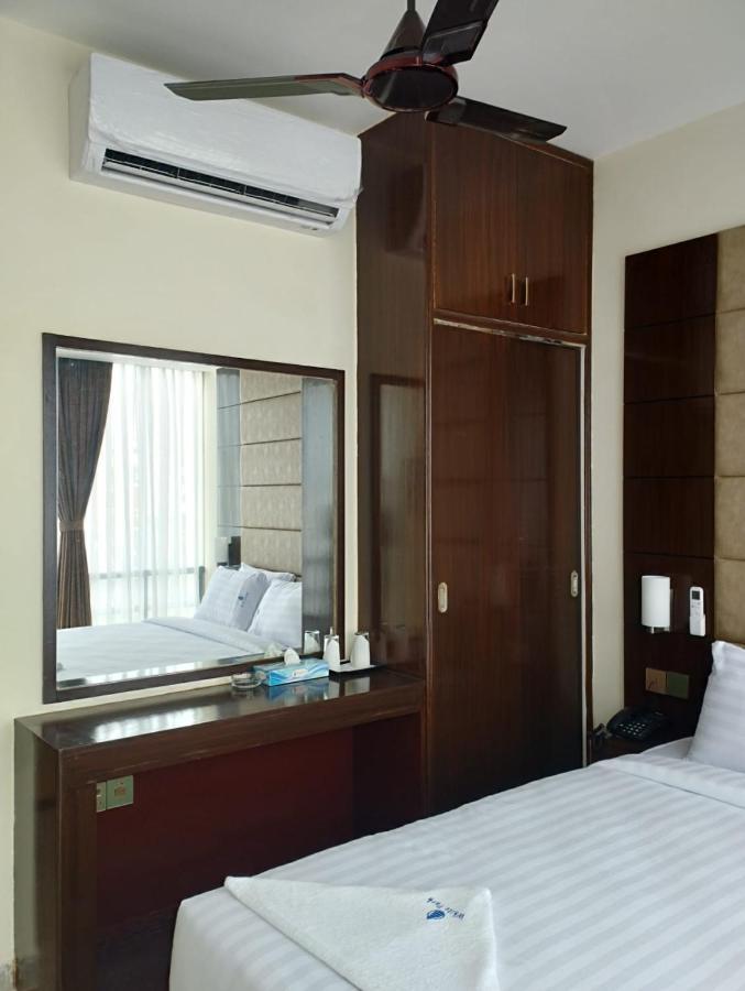 White Park Hotel & Suites Τσιταγκόνγκ Εξωτερικό φωτογραφία