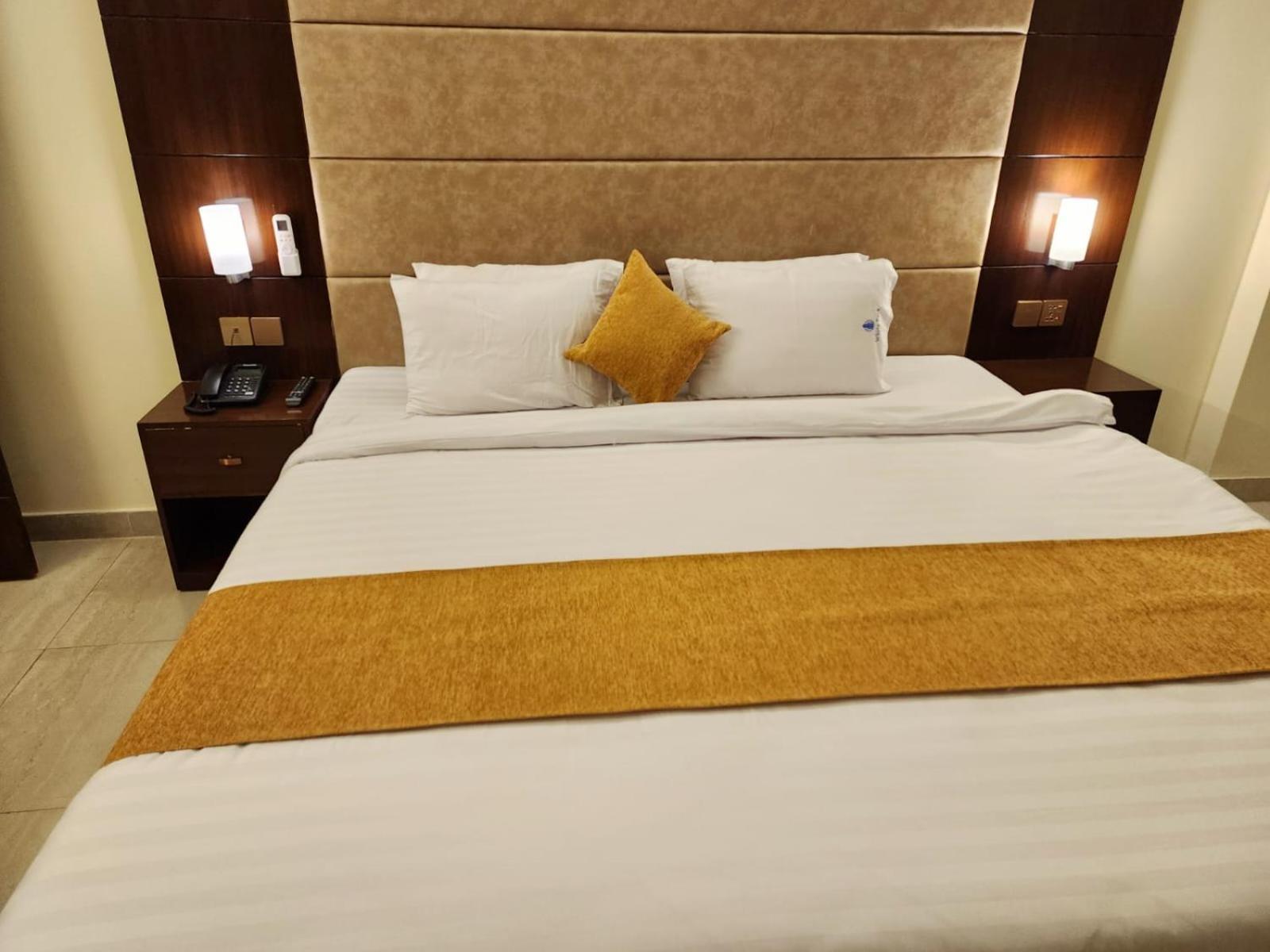 White Park Hotel & Suites Τσιταγκόνγκ Εξωτερικό φωτογραφία
