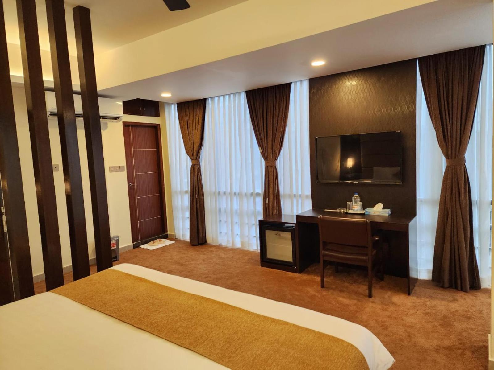 White Park Hotel & Suites Τσιταγκόνγκ Εξωτερικό φωτογραφία